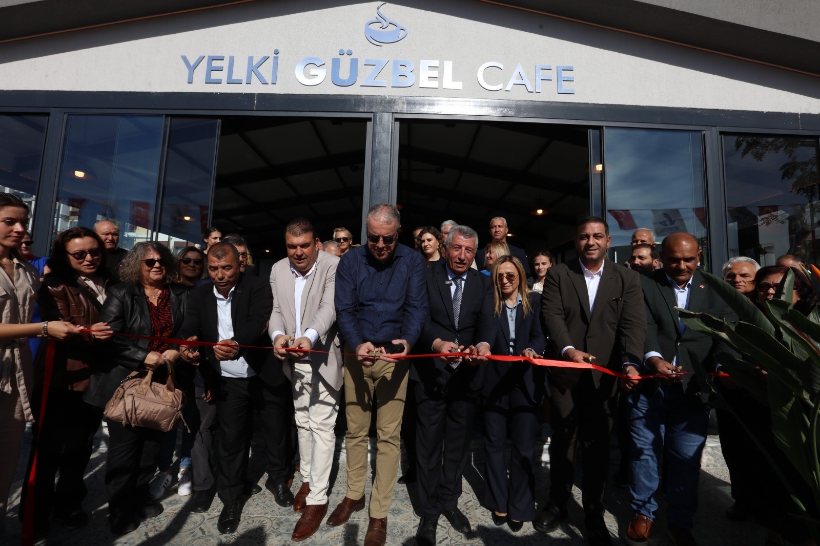 Güzelbahçe Belediyesi’nden Yelki Güzbel Cafe %50 Indirimle Açıldı (1)