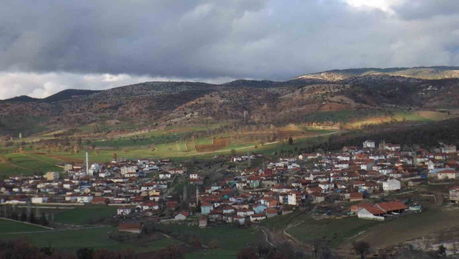 Haftalardır Aranıyordu... Kayıp Kadının Cesedi Samanlıkta Bulundu! 1
