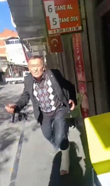 Isparta’da Iş Yeri Sahibi Kiracısını Koltuk Değneğiyle Darp Etti (3)