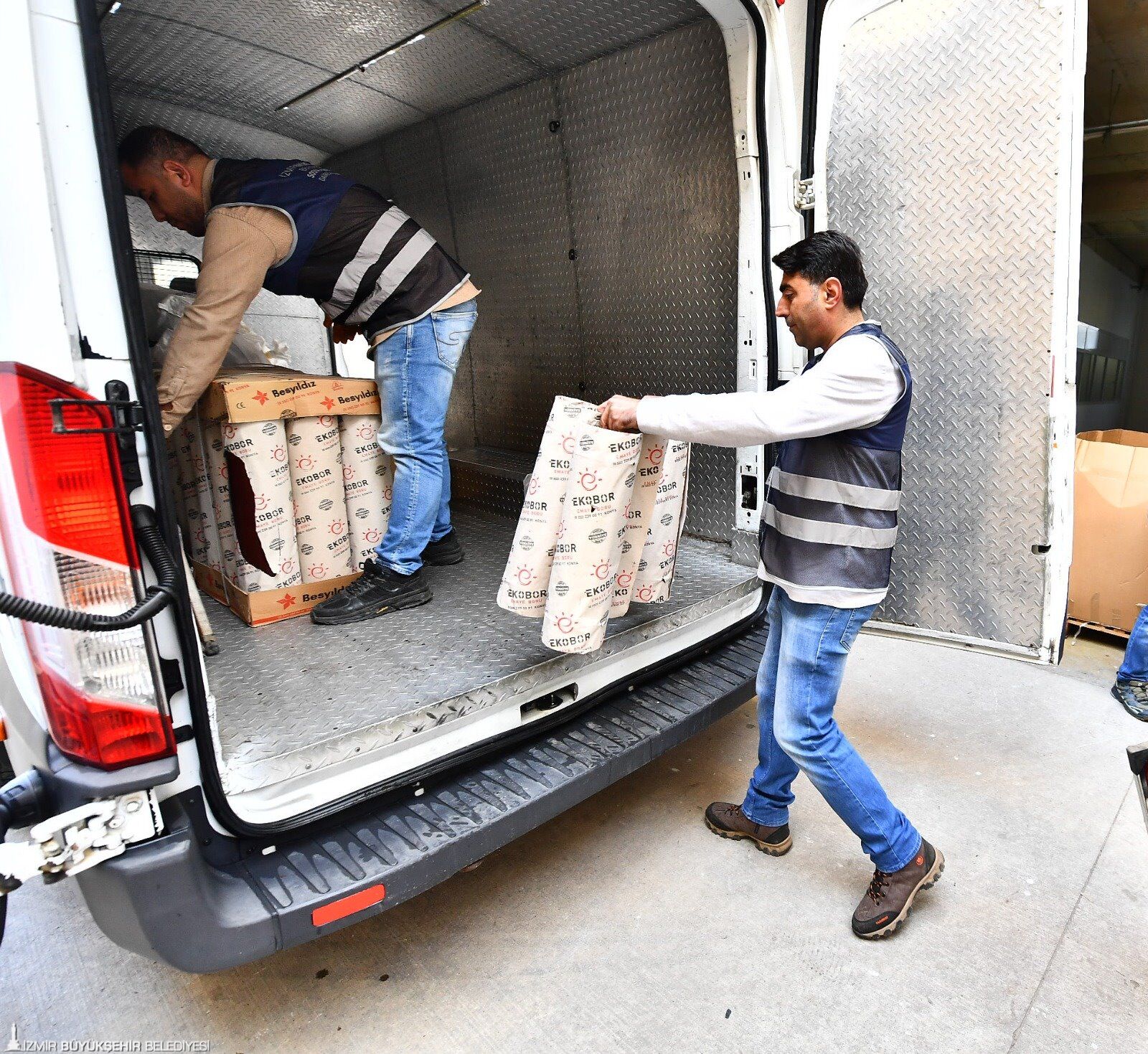 İzmir Büyükşehir Belediyesi'nden Kış Destek Hamlesi (2)