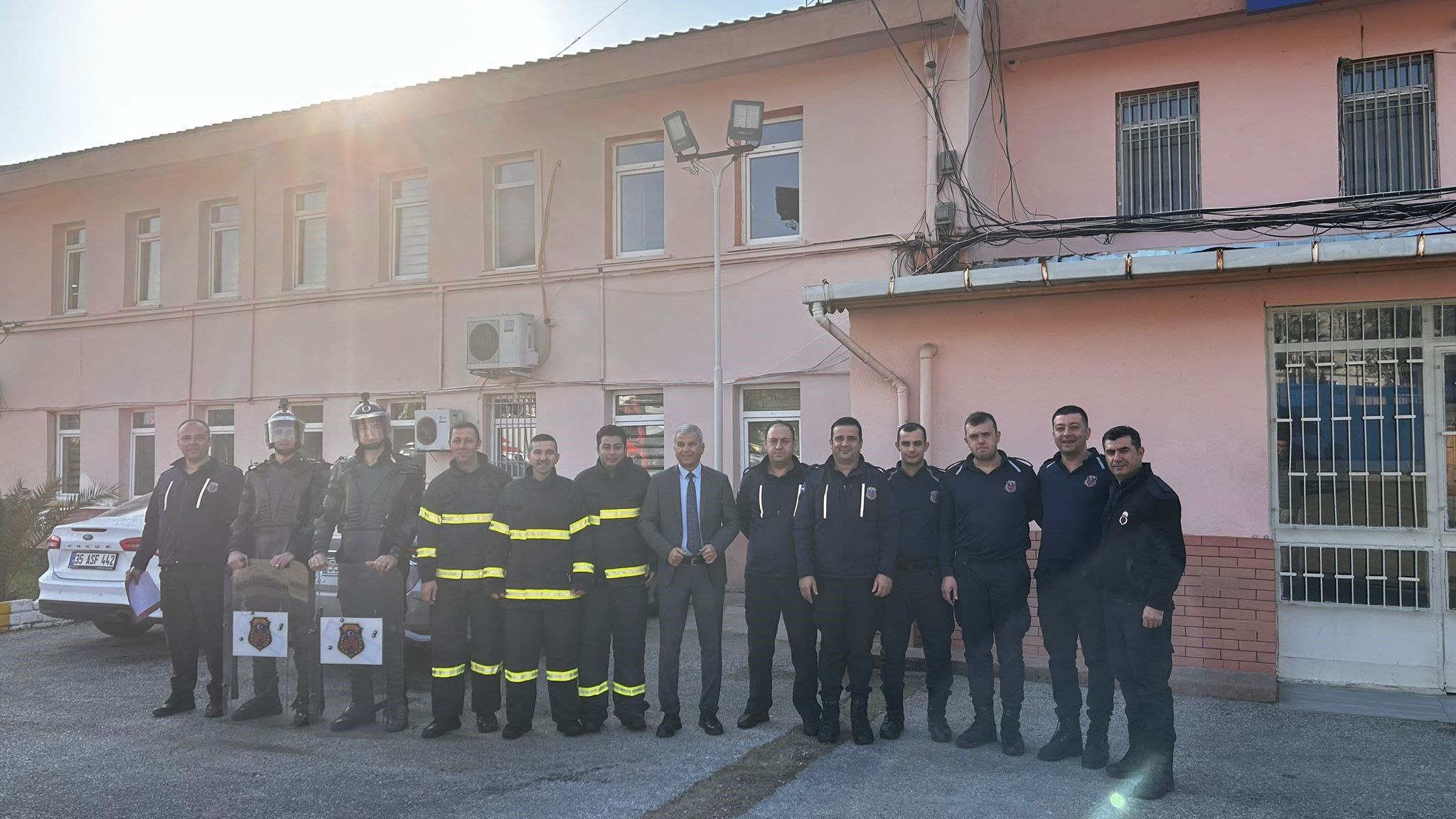 İzmir Ödemiş Cezaevi'nde Gerçekçi Isyan Ve Yangın Tatbikatı! (2)