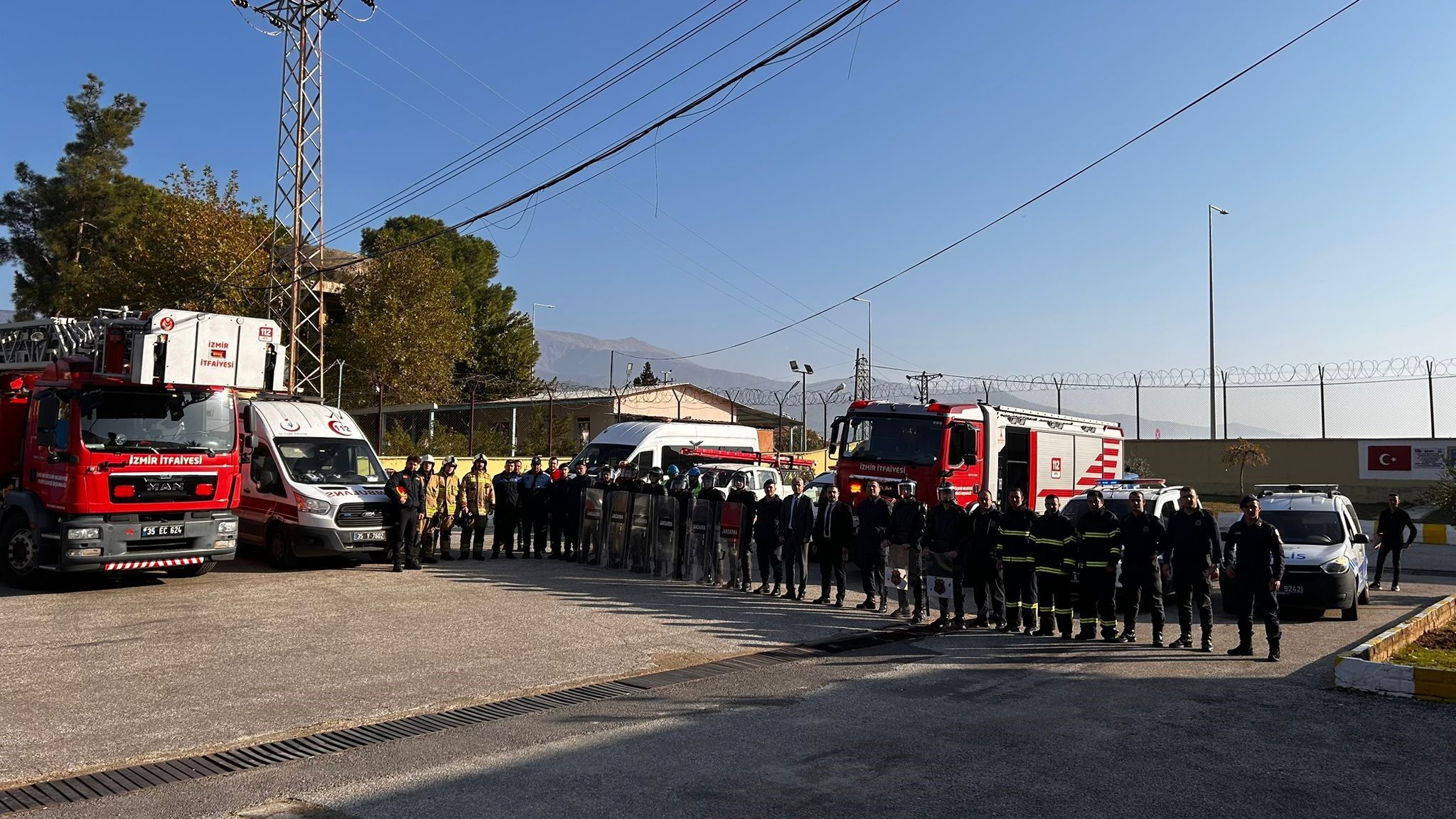 İzmir Ödemiş Cezaevi'nde Gerçekçi Isyan Ve Yangın Tatbikatı! (3)
