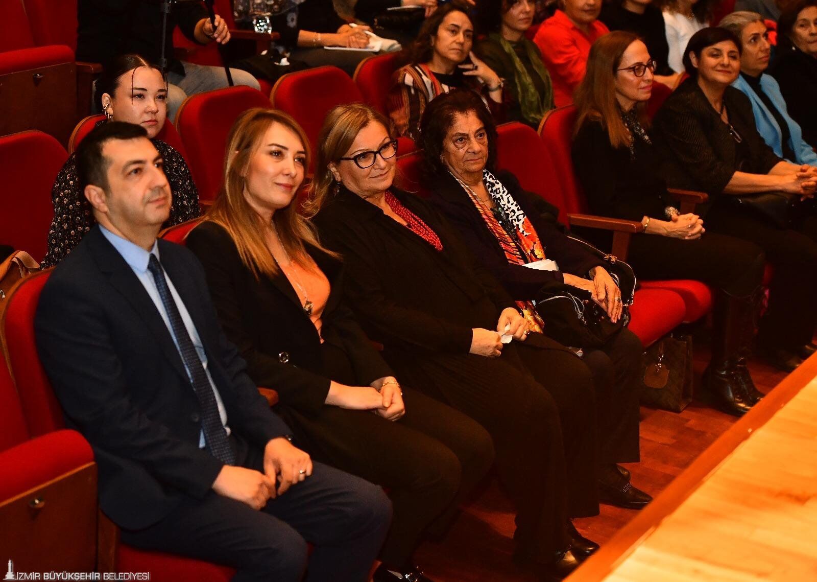 İzmir’de Çarpıcı Sempozyum Sağlığa Erişememek De Şiddettir” (2)