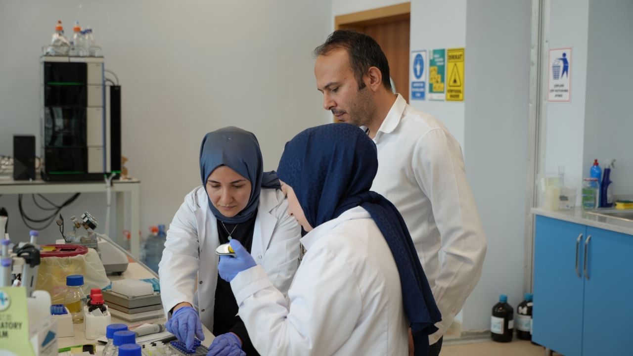 Karabük Üniversitesi'nden Tükürükle Biyolojik Yaş Tespiti (5)