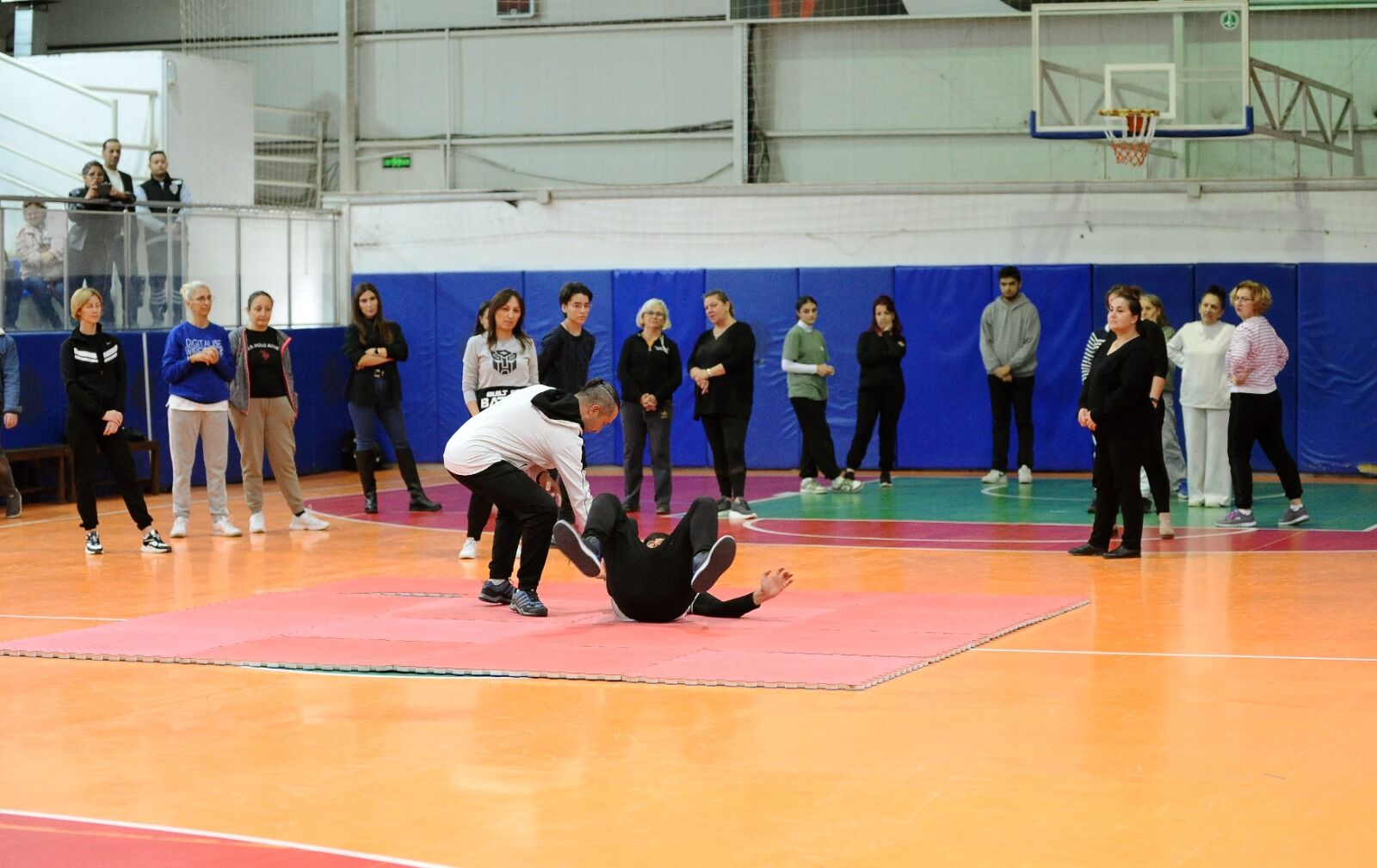 Karşıyaka Belediyesi’nden Kadınlar Için Aikido Etkinliği (1)