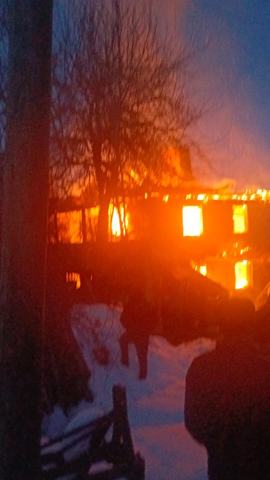 Kastamonu’da 2 Katlı Ev Alevlere Teslim Oldu (2)