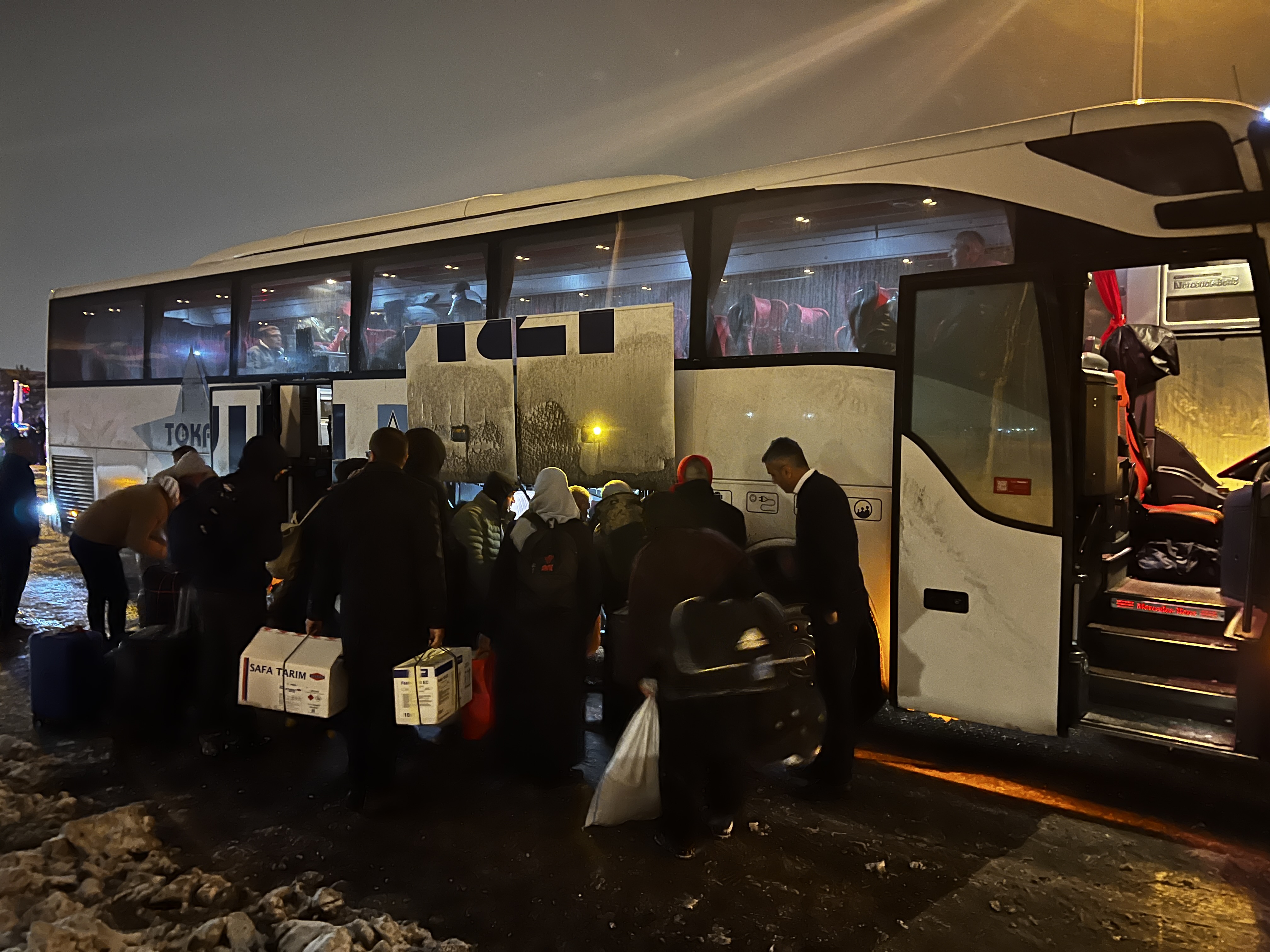 Kayseri’de Kaza Servis Minibüsü Ile Yolcu Otobüsü Çarpıştı, 17 Yaralı (2)