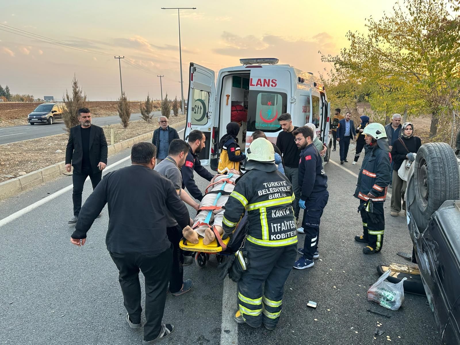 Köpeğe Çarpmamak Için Manevra Yapan Araç Takla Attı