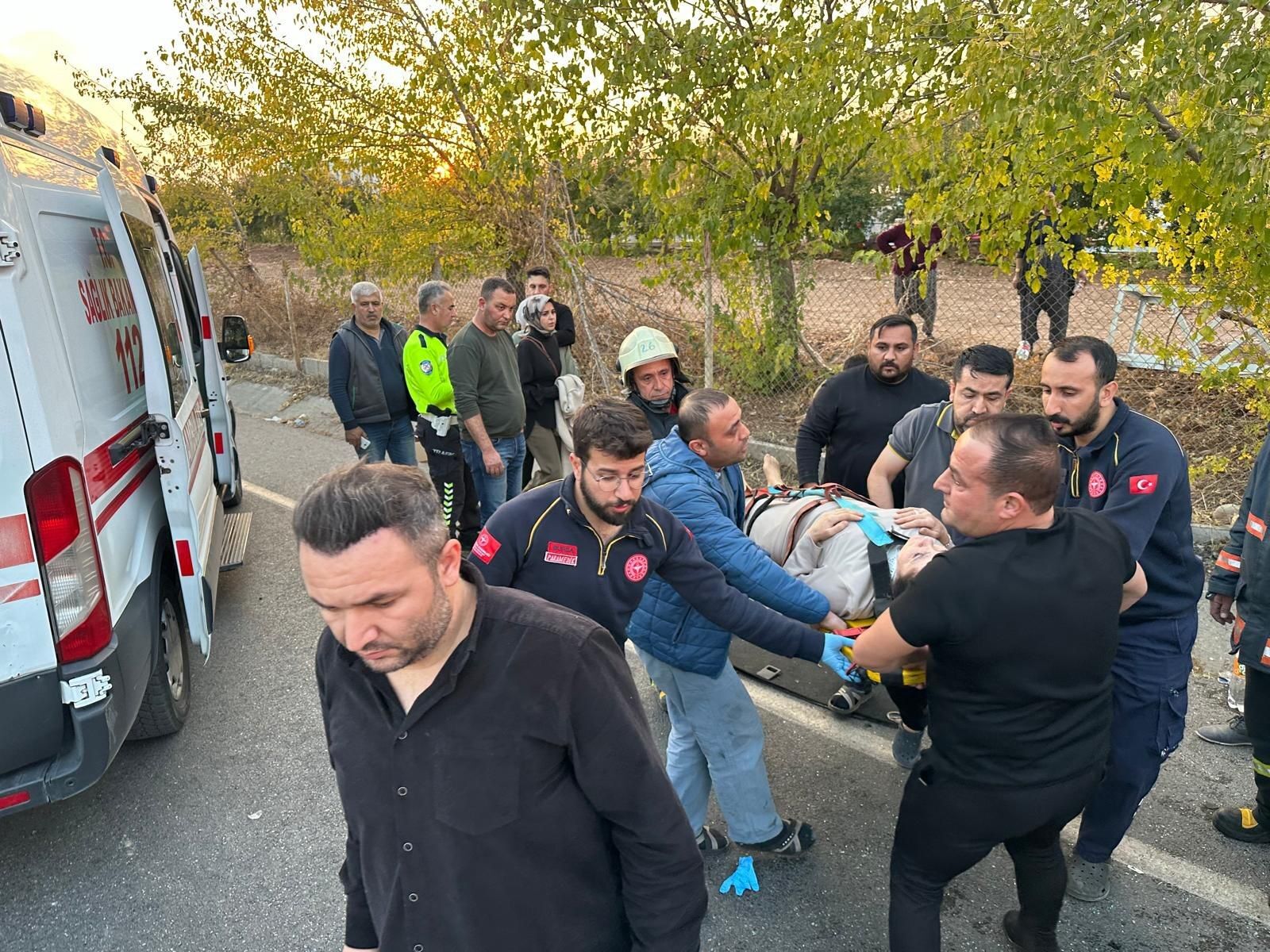 Köpeğe Çarpmamak Için Manevra Yapan Araç Takla Attı2