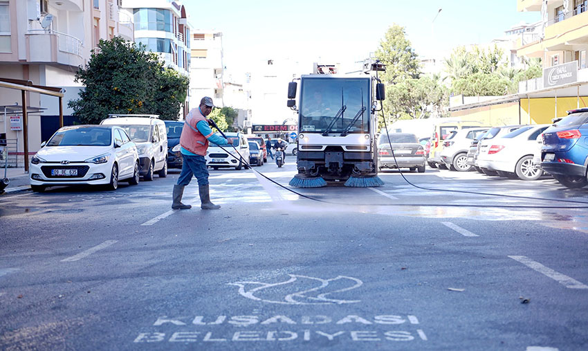 Kuşadası Belediyesi'nden Hijyen Atağı (2)