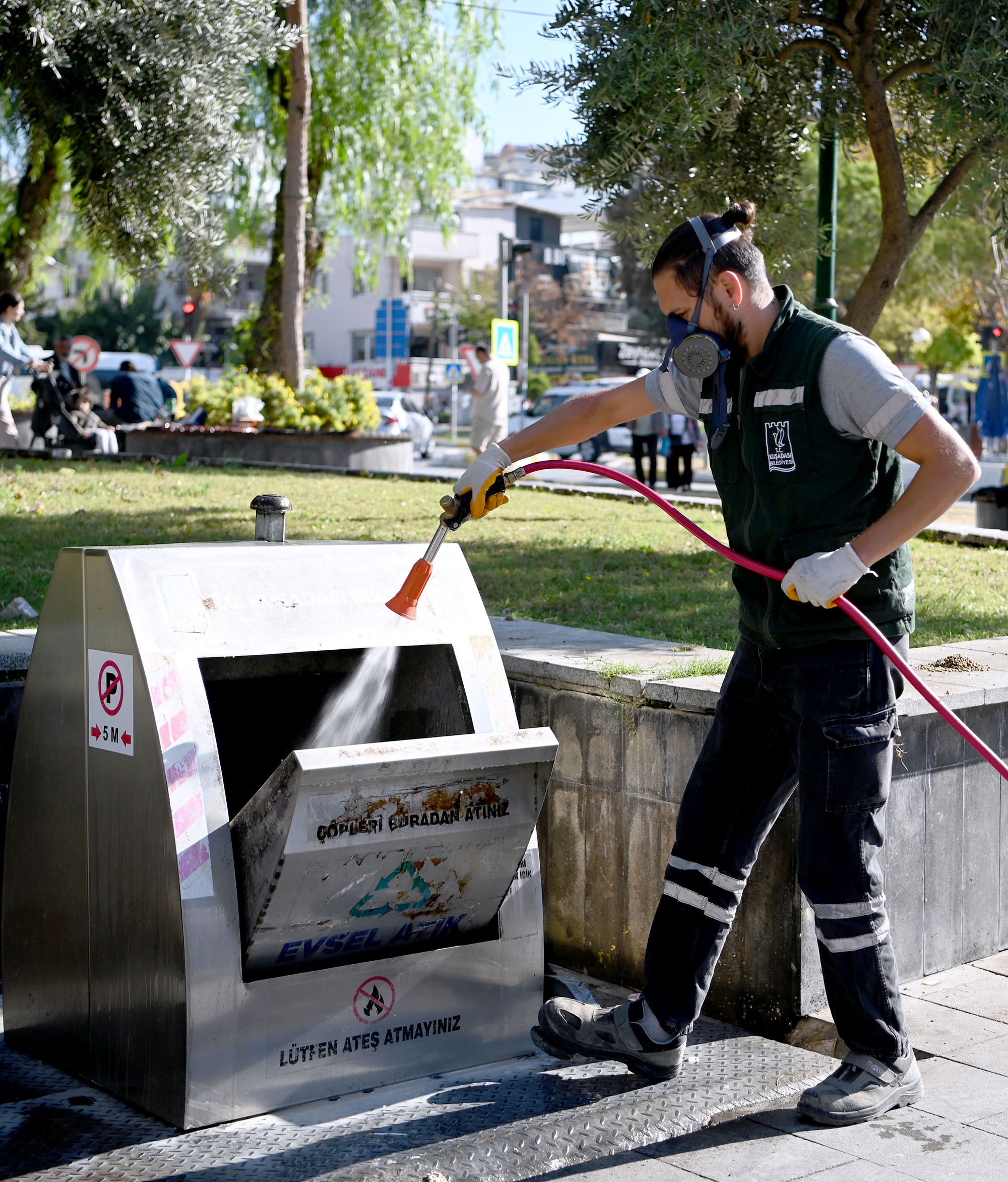 Kuşadası Belediyesi'nden Hijyen Atağı (4)