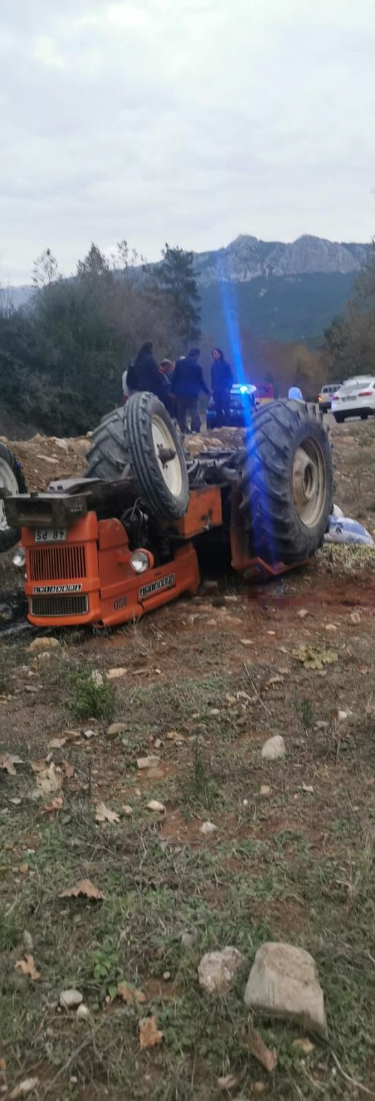 Manavgat'ta Traktör Devrildi, Baba Kurtarılamadı Kızı Yaralandı (2)