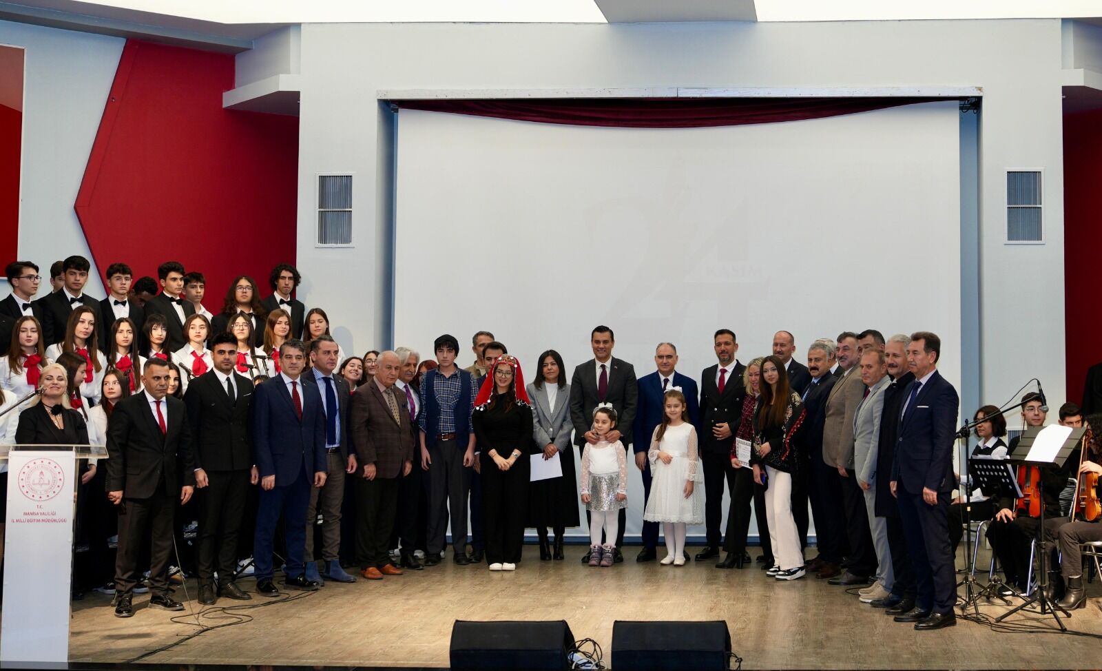 Manisa’da 24 Kasım Öğretmenler Günü Coşkuyla Kutlandı (1)