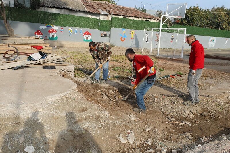 Menderes Belediyesi Okulları Onarıyor (3)