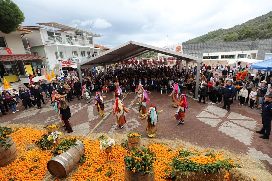 Menderes’te Mandalina Festivali Renkli Görüntülerle Tamamlandı (2)-1