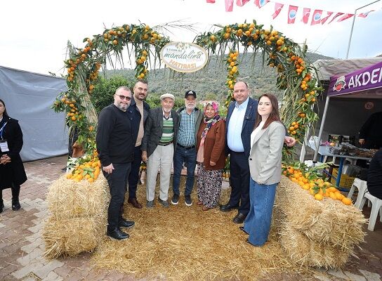 Menderes’te Mandalina Festivali Renkli Görüntülerle Tamamlandı (2)