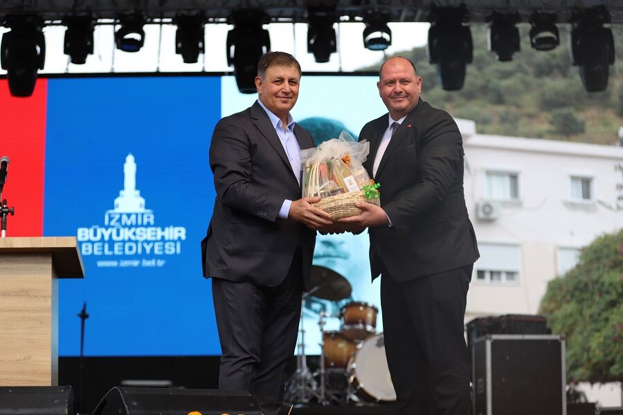 Menderes’te Mandalina Festivali Renkli Görüntülerle Tamamlandı (3)