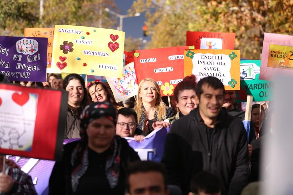Merkezefendi̇ Beledi̇yesi̇ Engelsi̇z Fest Başliyor (3)