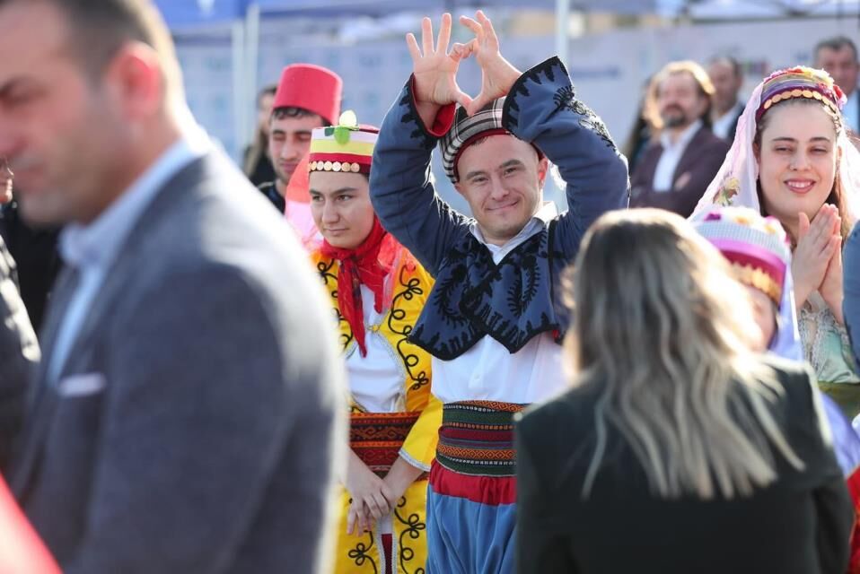 Merkezefendi̇ Beledi̇yesi̇ Engelsi̇z Fest Başliyor (5)
