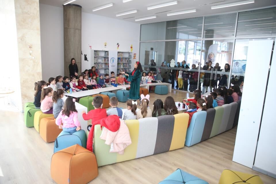 Mi̇ni̇k Okuyucular İçi̇n Ünlü Yazardan İnterakti̇f Semi̇ner (1)