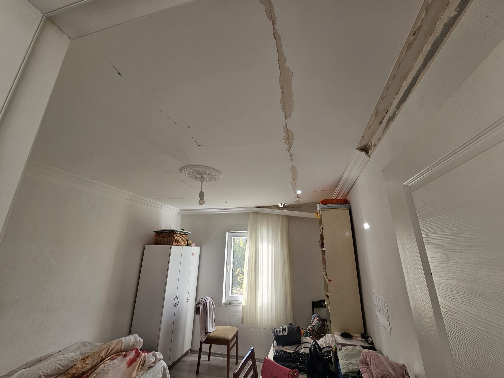 Muğla'da Şiddetli Rüzgar Çatı Uçurdu (5)