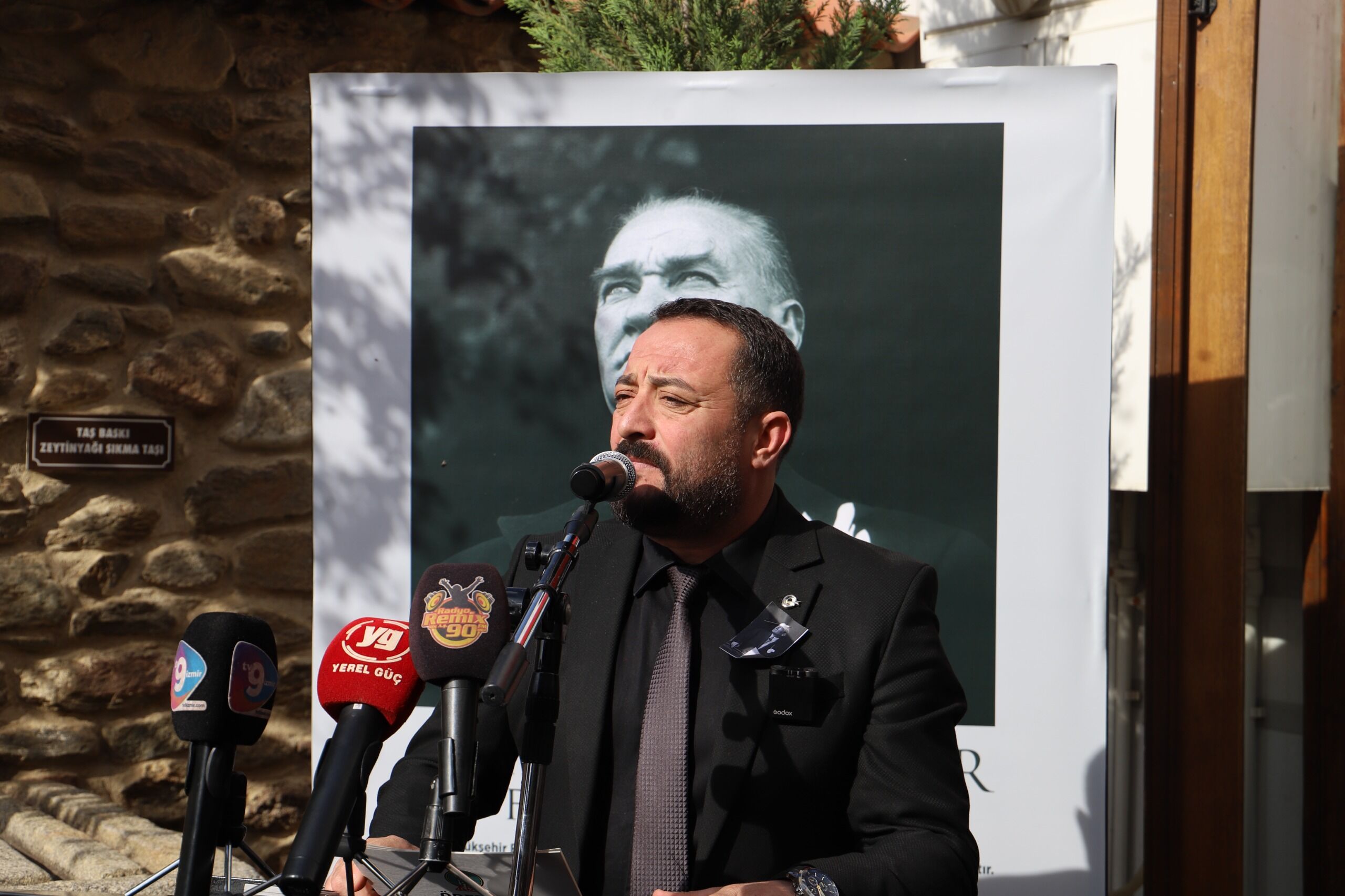 Ödemiş'te Atatürk’lü Yıllar Fotoğraf Sergisi Açıldı (3)