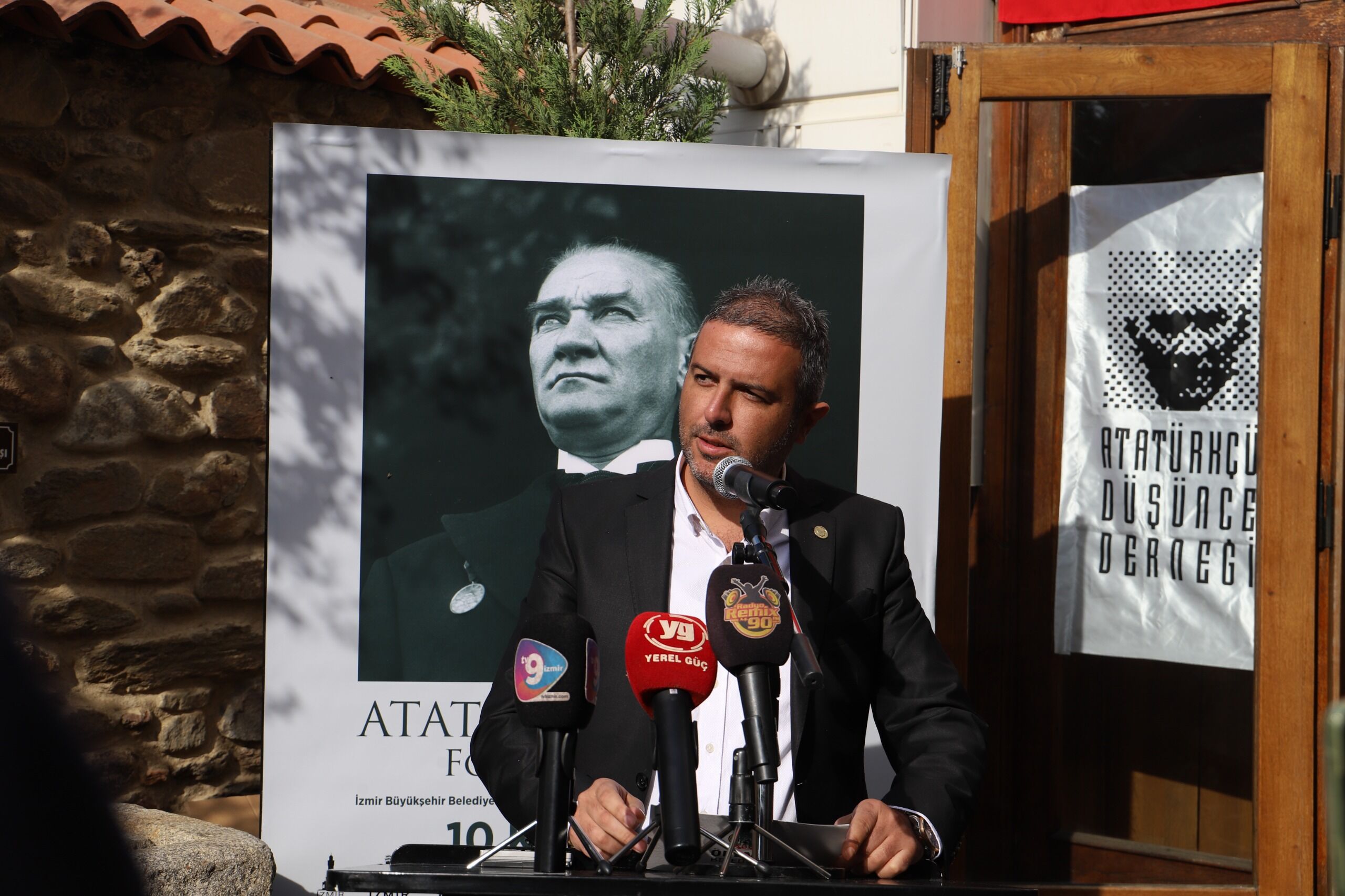 Ödemiş'te Atatürk’lü Yıllar Fotoğraf Sergisi Açıldı (4)