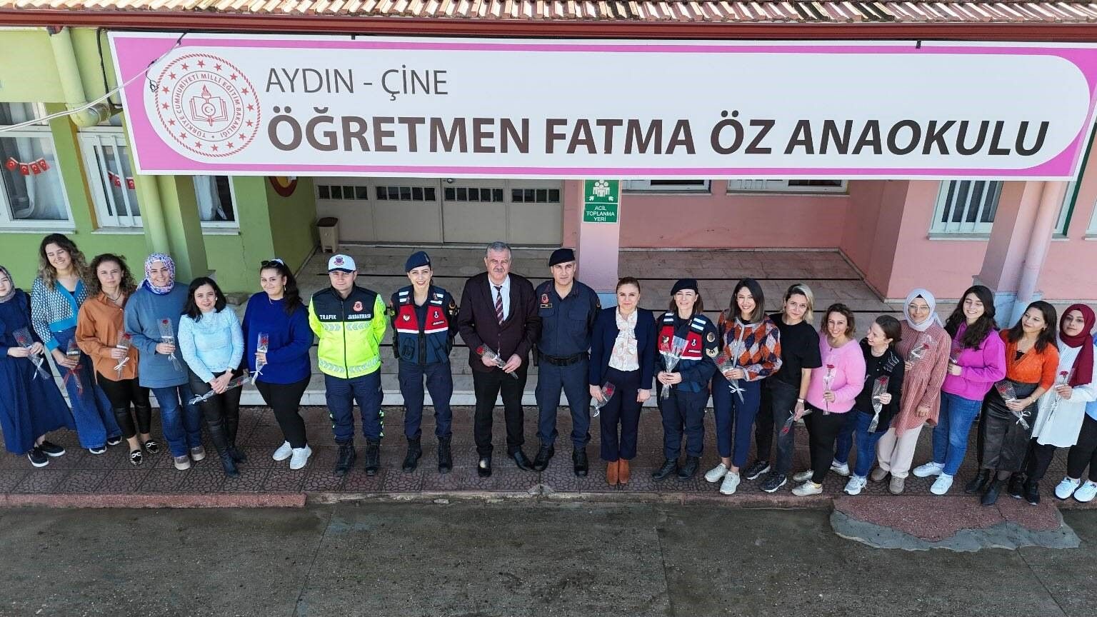 Öğretmenler Günü Kutlamasına Jandarma Ekiplerinden Anlamlı Ziyaret (4)
