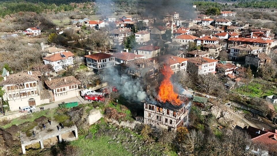 Safranbolu'da 350 Yıllık Tarihi Konak Alevlere Teslim Oldu (1)