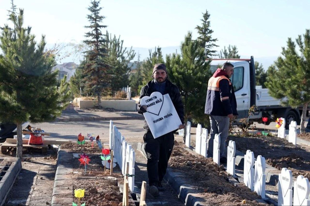 Sivas'ta Melek Bebek Cennetin Günahsız Gülü Ifadesiyle Anıldı