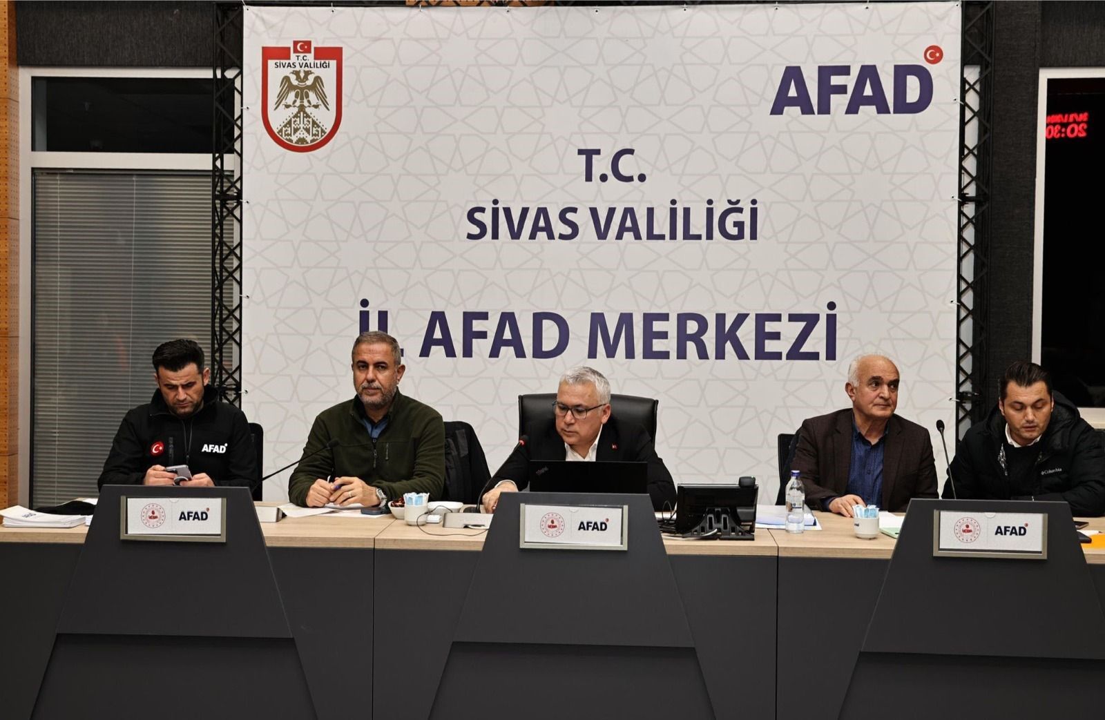 Sivas’ta Yoğun Kar Yağışı Nedeniyle 829 Köy Yolu Ulaşıma Kapandı (2)