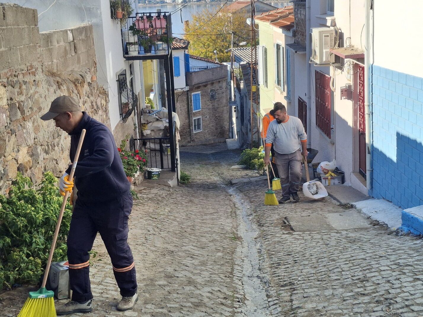 Tari̇hi̇ Kent Sokaklarinda Di̇p Bucak Temi̇zli̇k 6
