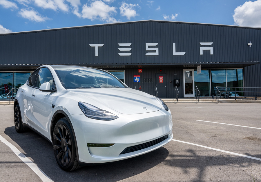 Tesla, Akıllı Park Özelliğini Türkiye'de Kullanıma Açtı