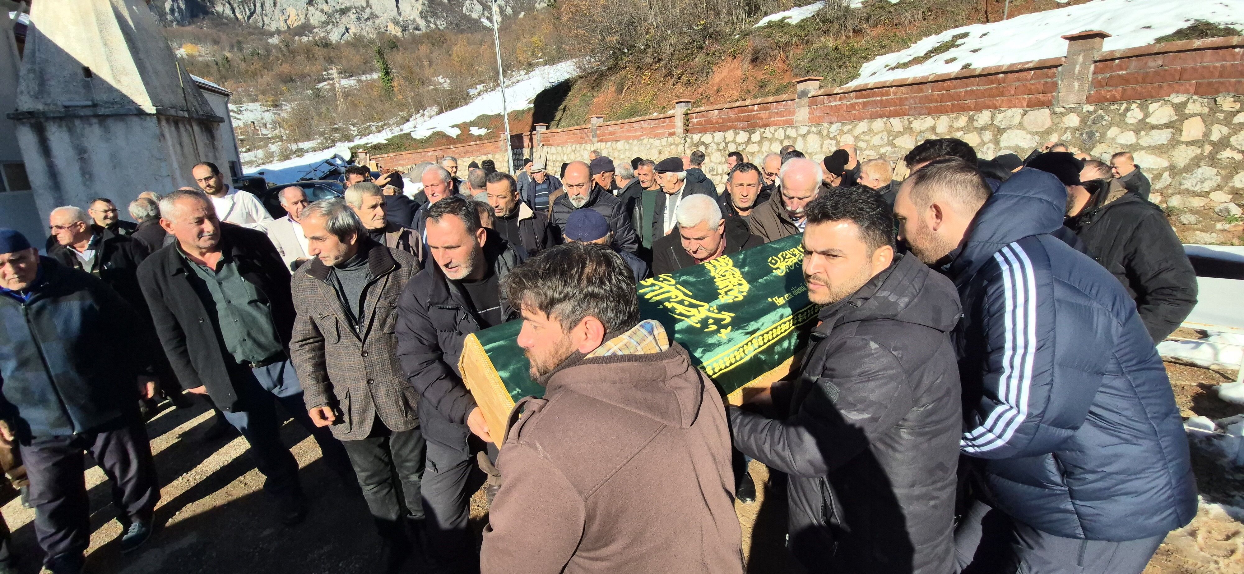 Tırın Çarpması Sonucu Ölen Gazeteci Son Yolculuğuna Uğurlandı (1)