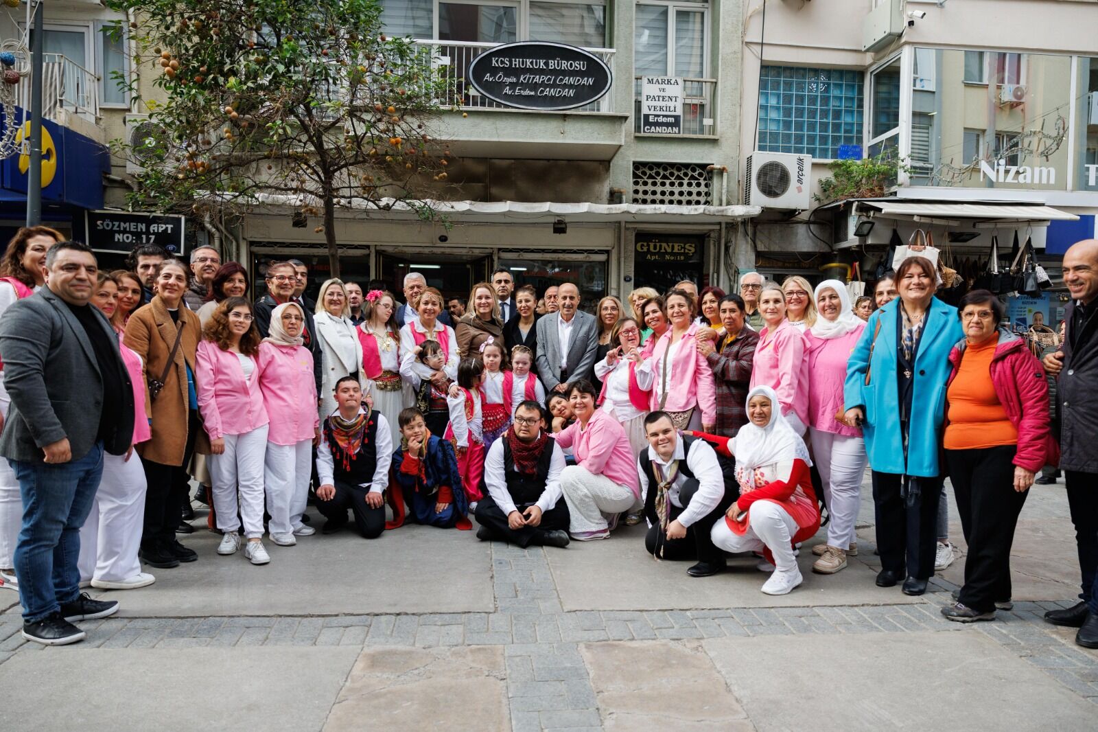 Tüm Çocukların Eşitliği Için Konak’ta Anlamlı Etkinlik (2)