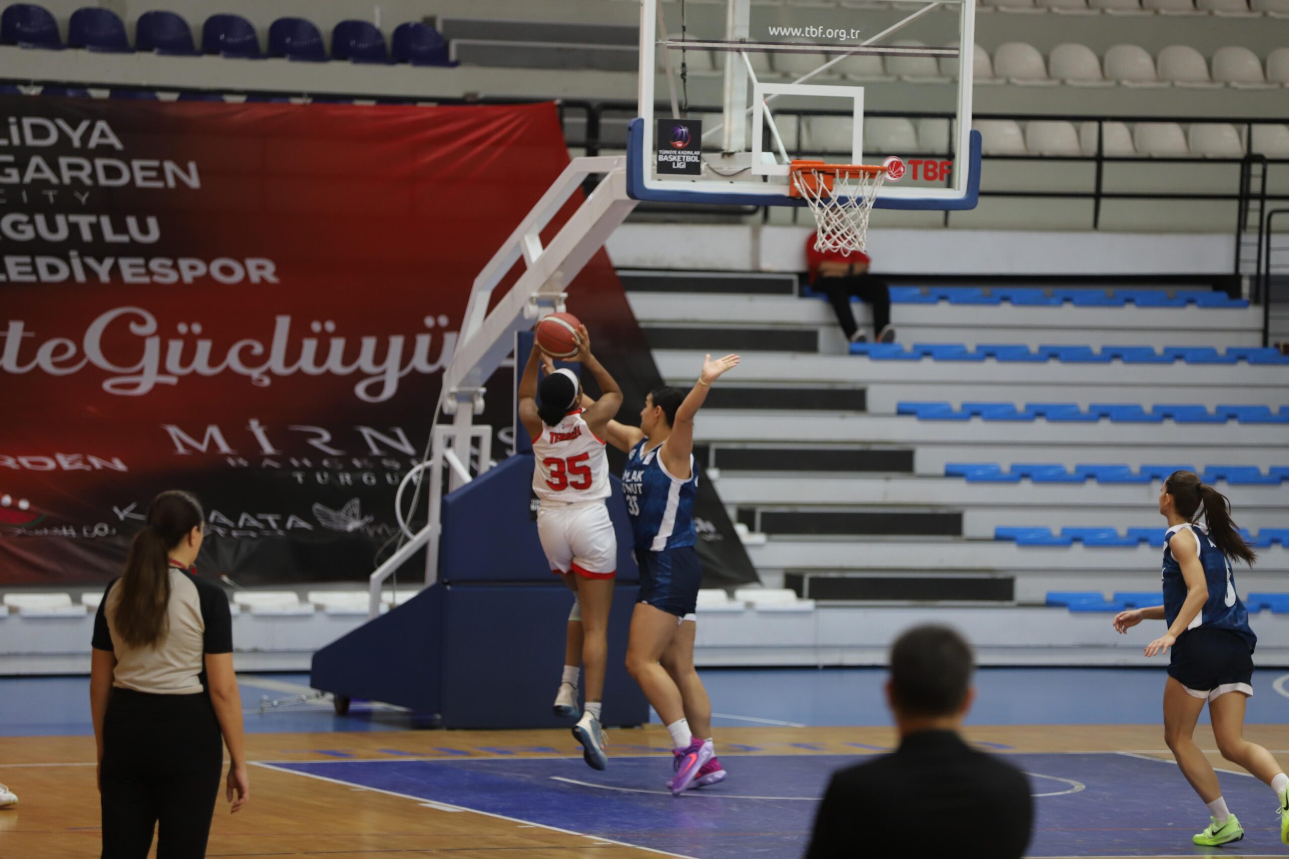 Turgutlu Belediyesi Kadın Voleybol Takımı Akhisargücü'nü Ağırlıyor (3)