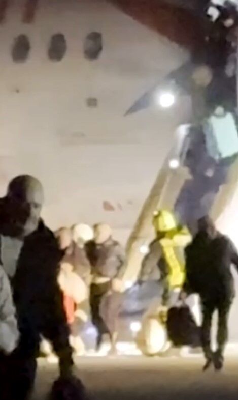 Yanan Uçakta Panik Anları Yolcuların Tahliyesi Sinema Sahnesini Aratmadı (4)