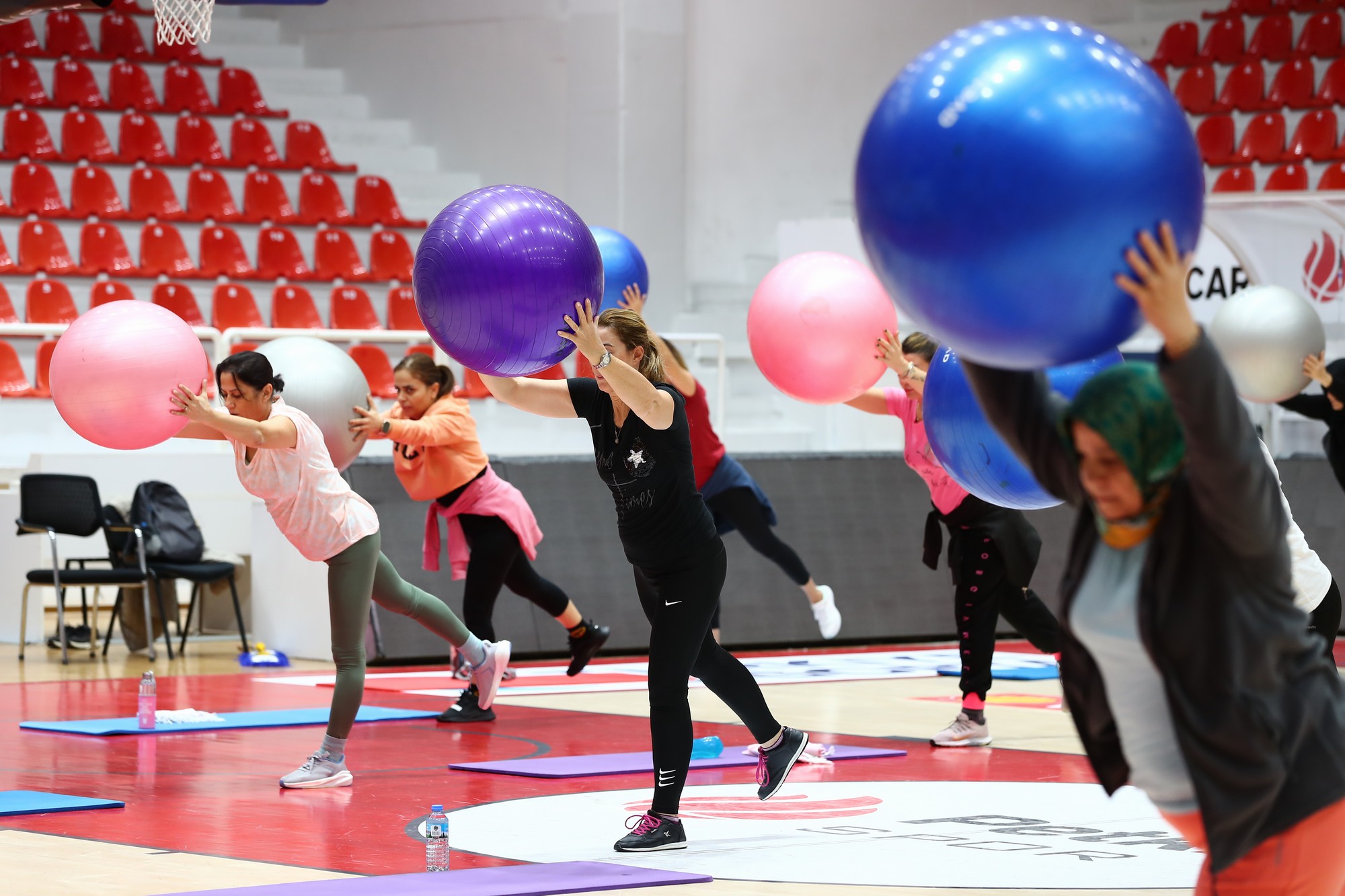 4 Aliağa Belediyesi’nden Kadınlara Özel Pilates Ve Aerobik Kursu