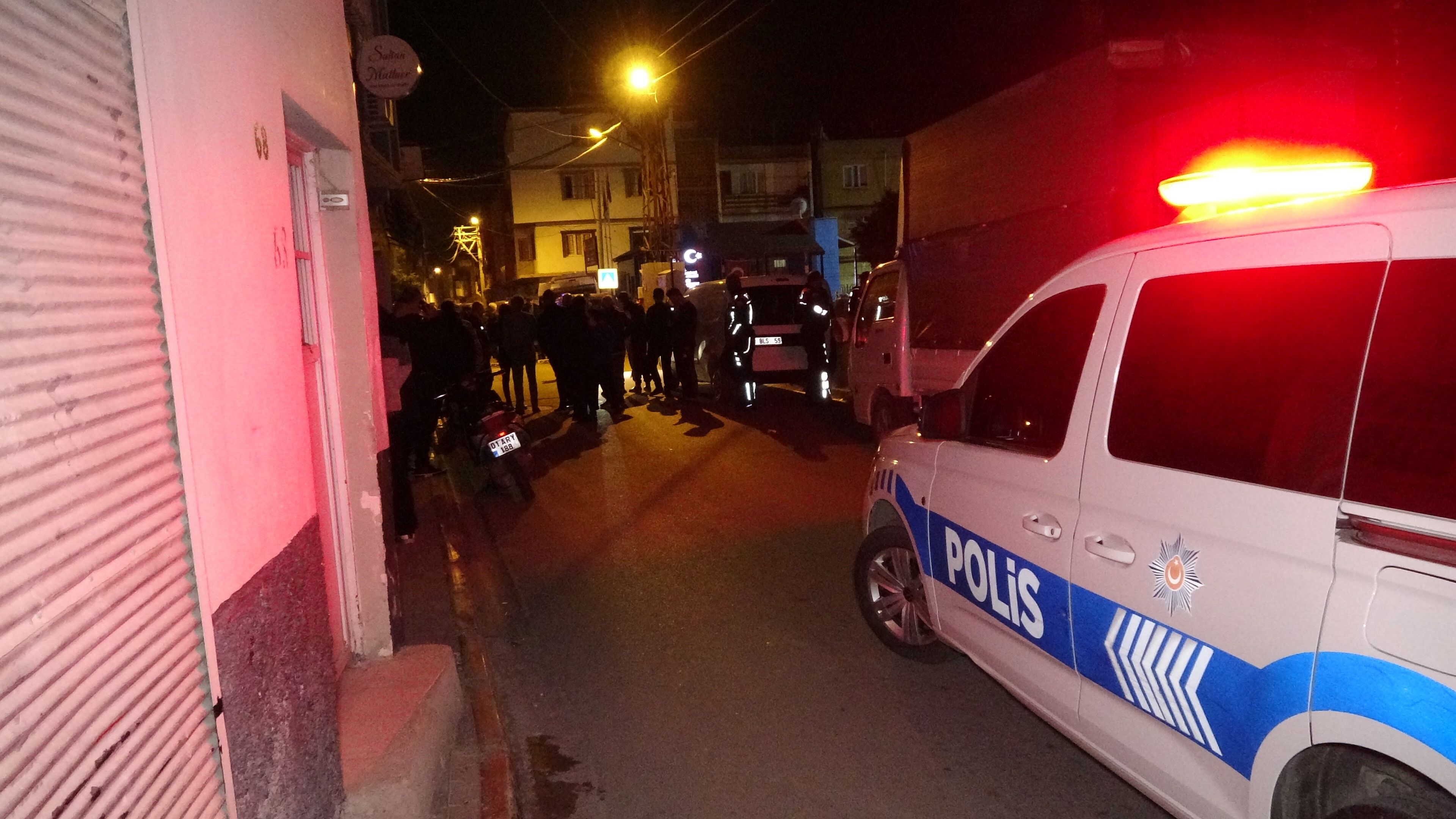 Adana’da Sokak Ortasında Silahlı Saldırı 1 Ölü (2)