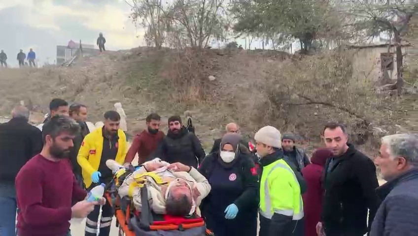 Adıyaman'da Motosikletin Devrilmesi Sonucu Bir Kişi Yaralandı (2)