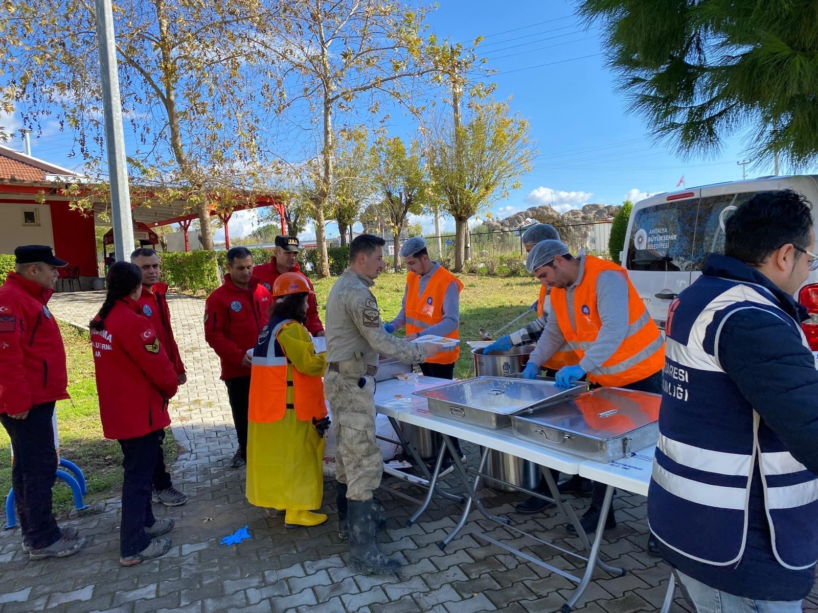 Antalya Büyükşehir Belediye Başkanı Böcek “Afetler Siyaset Üstüdür”-1