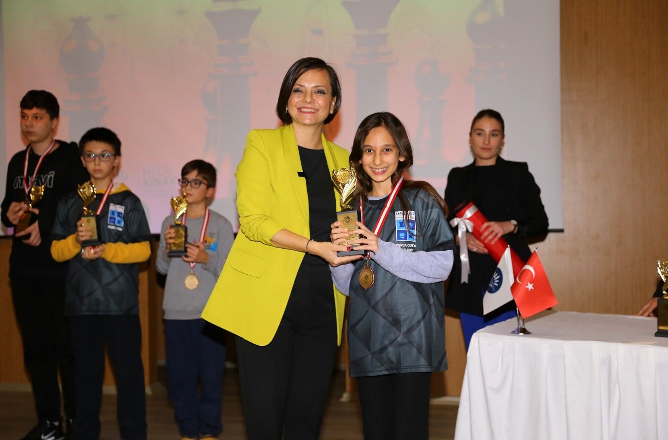 Atatürk Anısına Düzenlenen Satranç Turnuvası Tamamlandı (4)