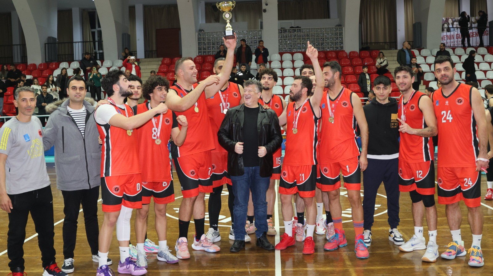 Aydın’da Büyük Erkekler Basketbol Turnuvası Şampiyonu Belli Oldu! (3)