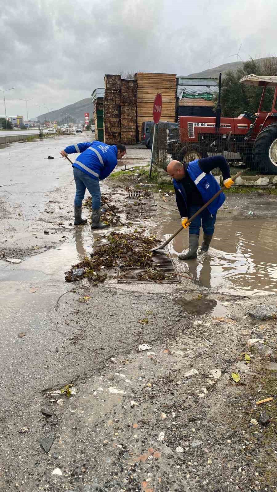 Aydın'da Yağışa Karşı Teyakkuz Belediye Ve Aski̇ Ekipleri Hazır-1