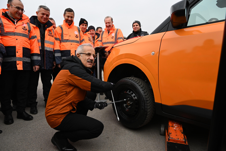 Bakan Uraloğlu Kışa Hazırlık Tamam, Kar Ve Buzla Mücadele Için Yeni Araçlar Hazır 1