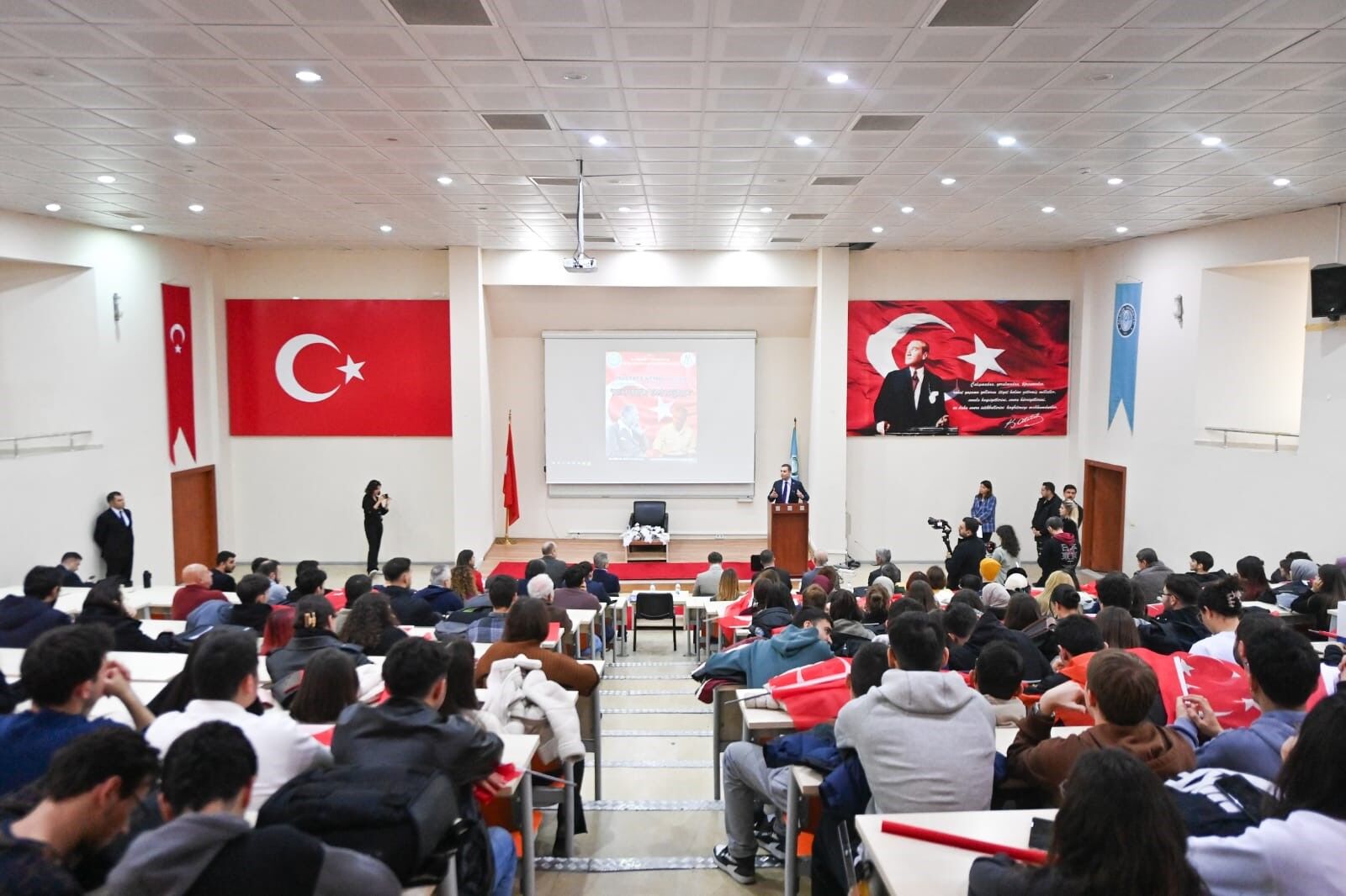 Başkan Ahmet Akın Gençlerle Birlikte Projelerimizi Şekillendireceğiz (2)