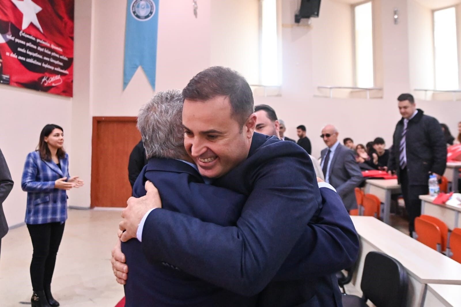 Başkan Ahmet Akın Gençlerle Birlikte Projelerimizi Şekillendireceğiz (3)