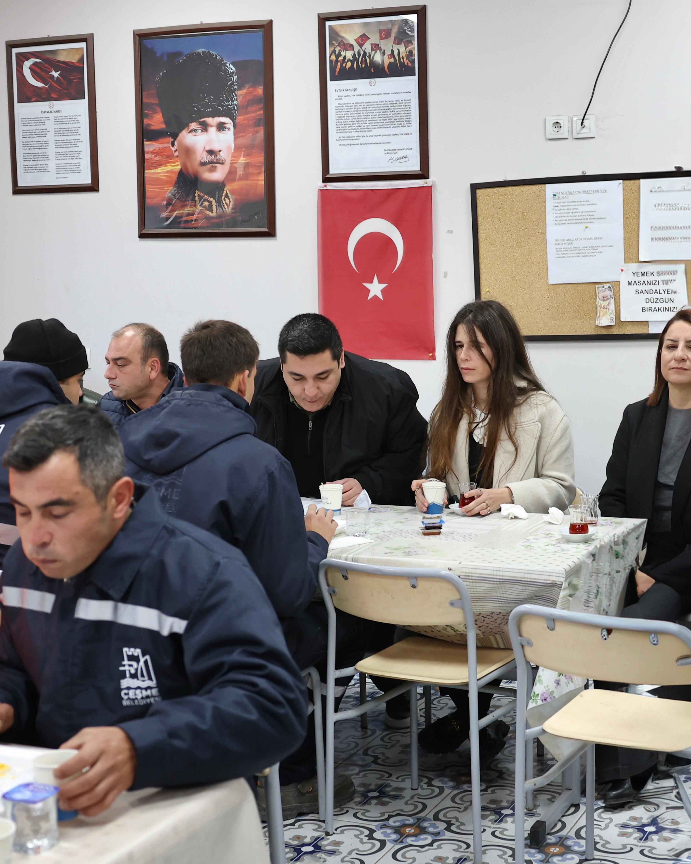 Başkan Lâl Denizli'den Yeni Yıl Mesajı Emeklerinizle Çeşme Daha Güzel (3)