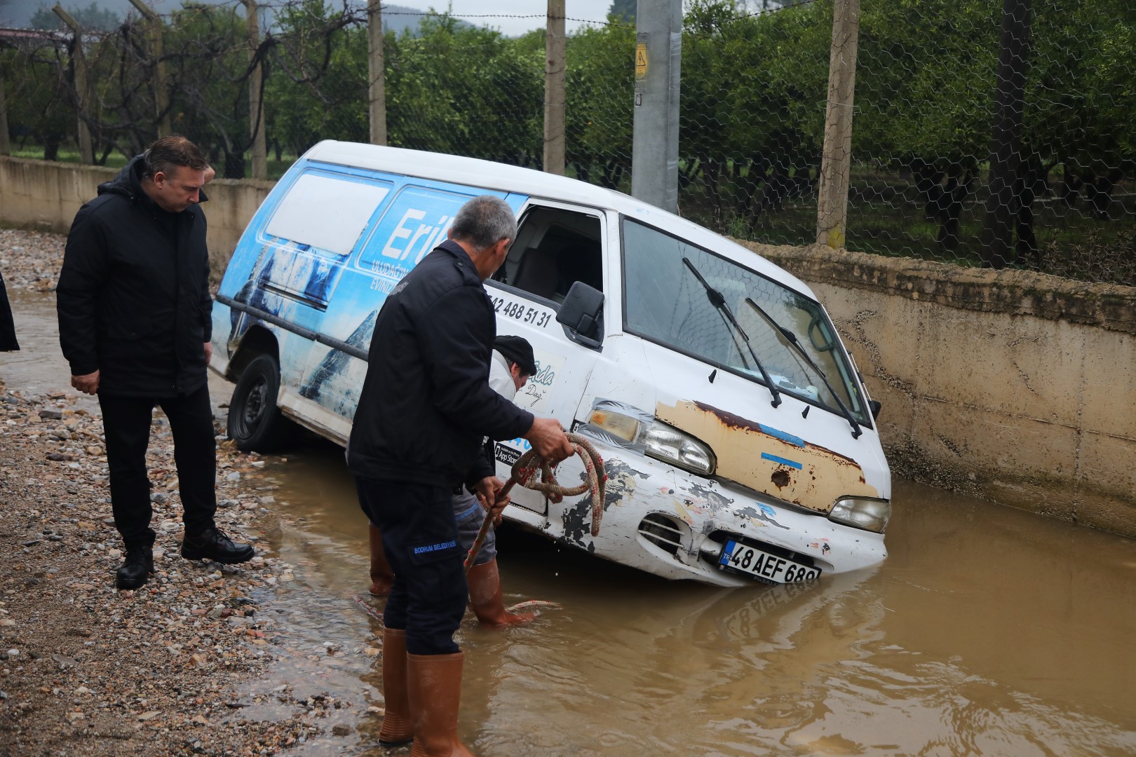 Bodrum Belediyesi Belediye Ekiplerinin Yağmur Mesaisi Devam Ediyor (4)