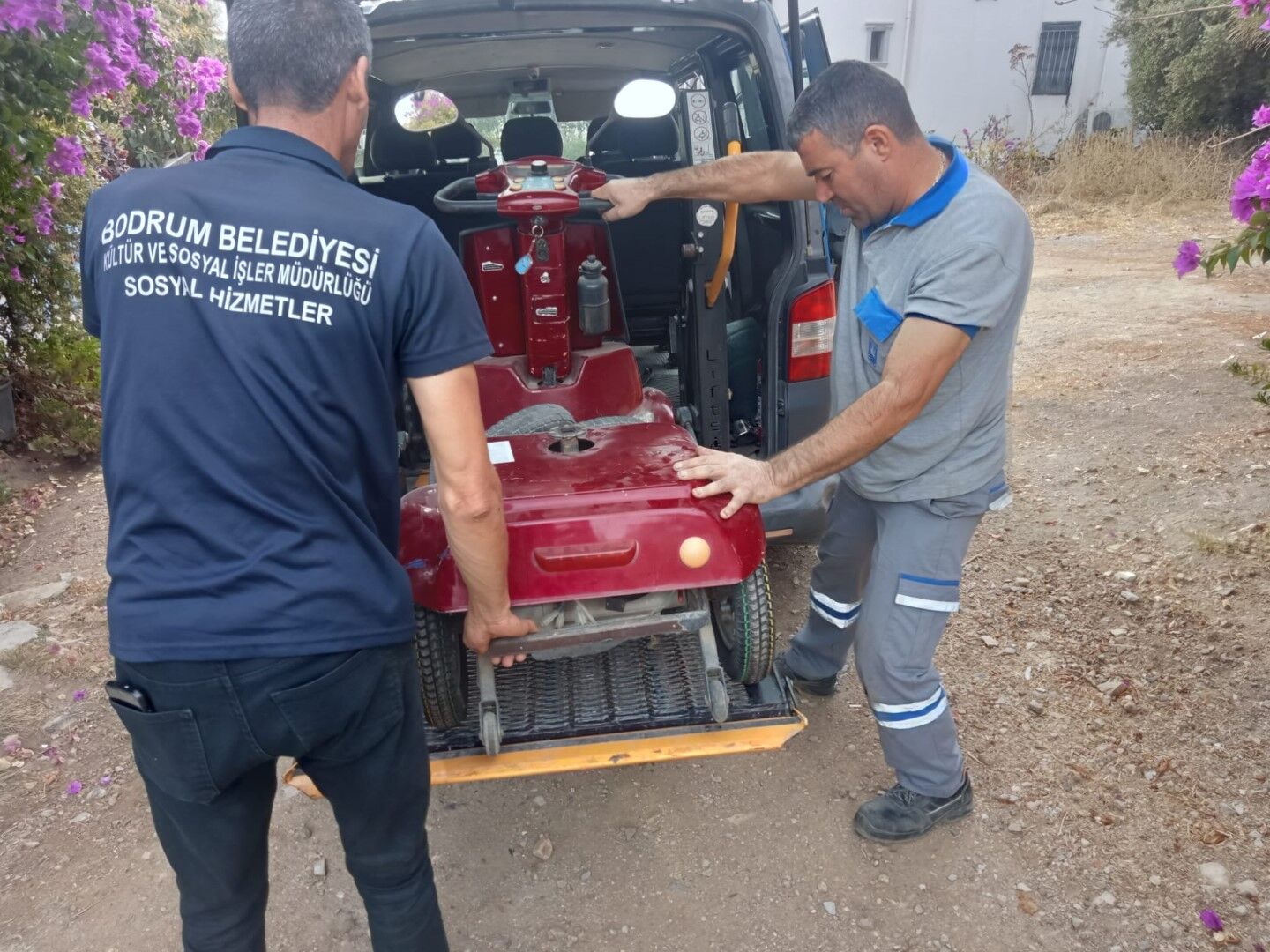 Bodrum Belediyesi Belediyeden Akülü Sandalye Bakim Onarim Desteği (4)